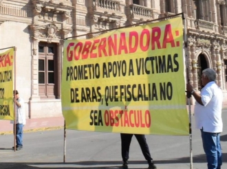 Los Tratan Como Loquitos